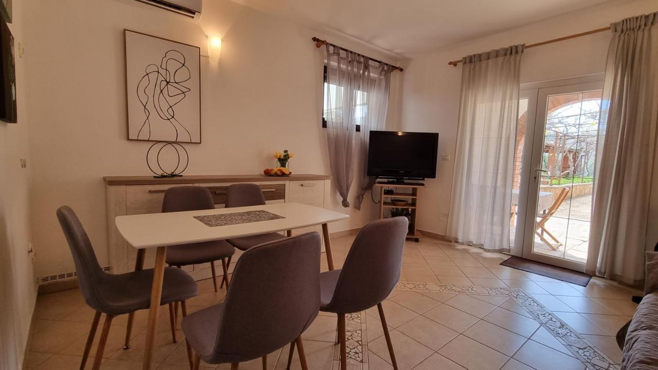 App Carla Apartamento Novigrad Istria Exterior foto